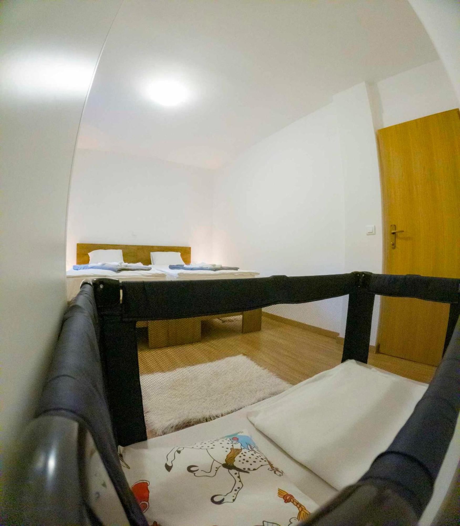Apartment Nina Слунь Екстер'єр фото